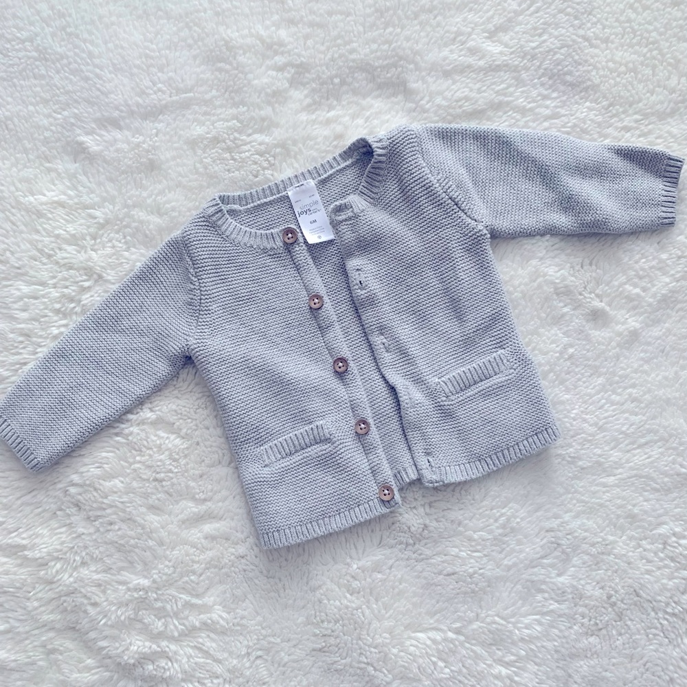Used like new, Carter’s 6 Mo cardigan. Great condition
